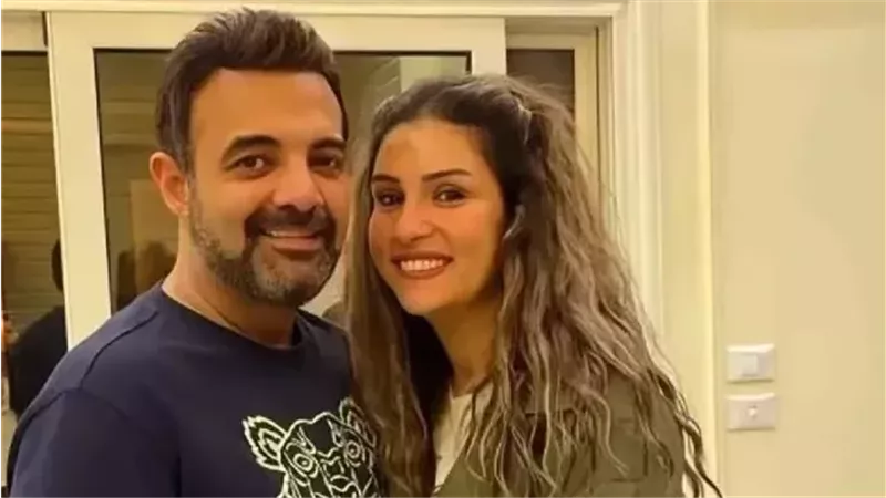 عمرو محمود ياسين وزوجته الإعلامية آيات أباظة
