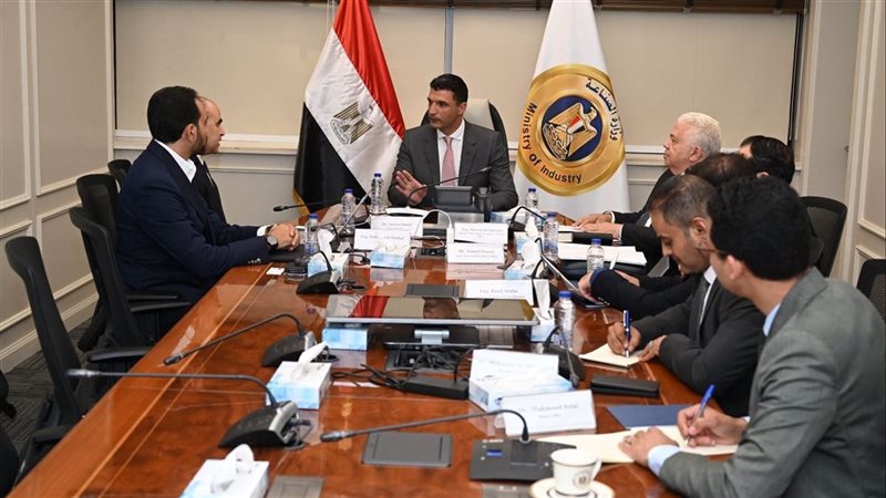 وزير الصناعة