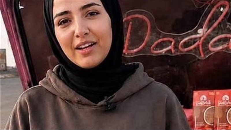  فتاة عربة الشاي