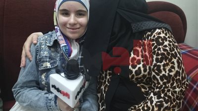 كفيفة وتتصدر أوائل الشهادة الإعدادية بدمياط بـ277 درجة.. ملك تحلم بالألسن
