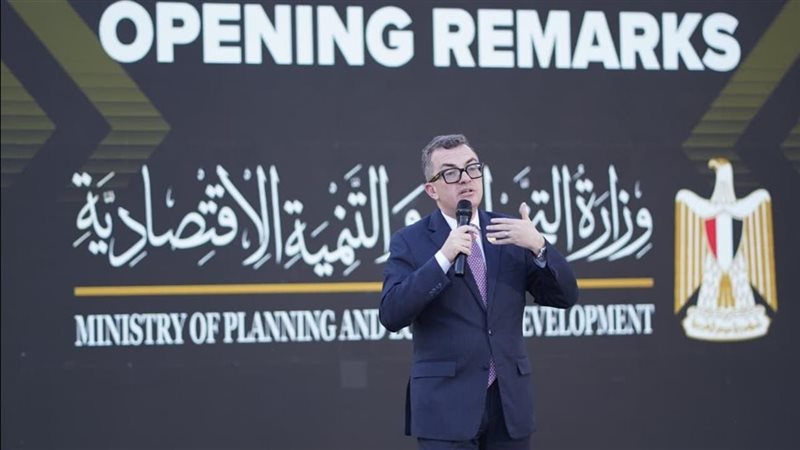  وزير التخطيط