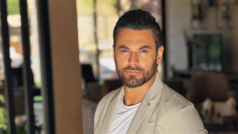 هادي أسود