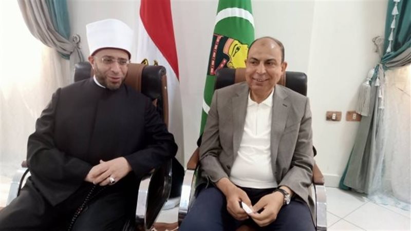 محافظ المنيا يستقبل وزير الأوقاف 