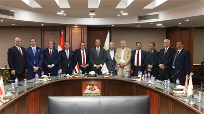 ملفات ساخنة بالجيزة.. نواب حماة الوطن يطرحون أزمات المواصلات والصحة على المحافظ