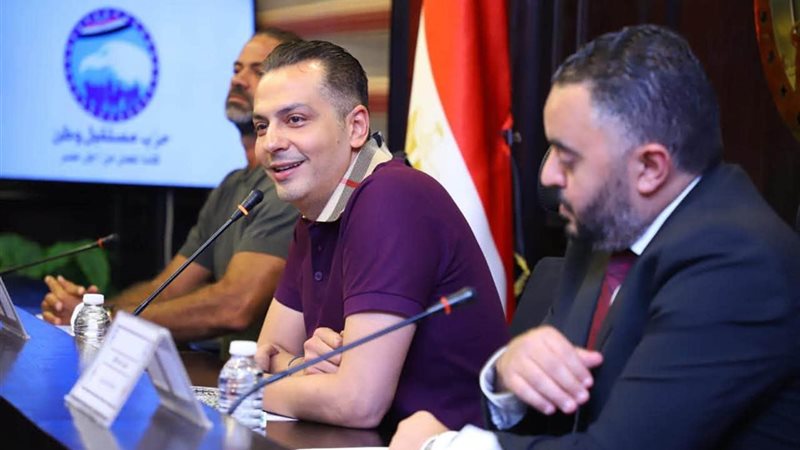 خلال الاجتماع 