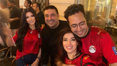 نيفين وغادة ورضا رجب.. يحتفلون بتأهل مصر لدور الـ 16 بكأس العالم