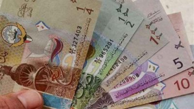 الدينار الكويتي يقفز فوق 160 جنيهًا في أعقاب قرارات البنك المركزي اليوم