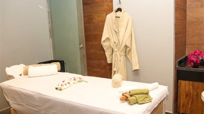 مساج وساونا، سقوط شبكة أعمال منافية للأداب تقودها سيدة بأكتوبر
