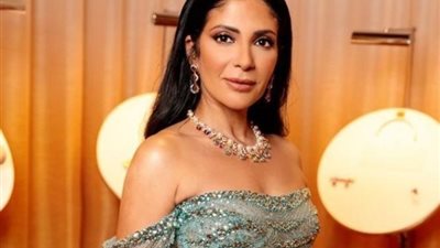 منى زكي تكشف عن أول أعمالها في عالم «البيزنس»