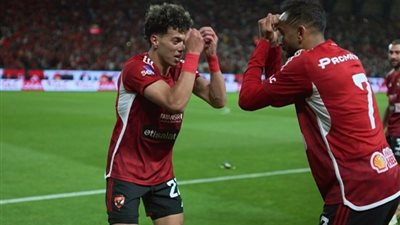 تفاصيل خناقة إمام عاشور ومهيب عبدالهادي بعد تتويج الأهلي بالكأس (فيديو)