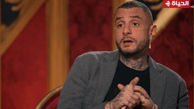 سلفي تحولت لإخواني ولم أهرب من المخدرات، أحمد الفيشاوي يثير الجدل «ع المسرح»