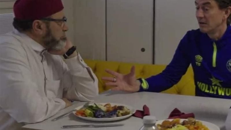 نادي برينتفورد الإنجليزي يستضيف إمام مسجد
