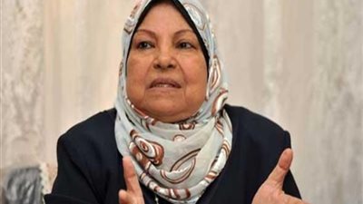 هل تقبيل الزوج لزوجته في نهار رمضان يفسد الصيام؟ سعاد صالح توضح