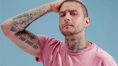 أحمد الفيشاوي يتصدر التريند عقب ظهوره مجددا على سجادة الصلاة بسبحة والده