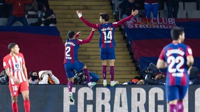 برشلونة يفوز على أتلتيكو مدريد بثلاثية نظيفة بالدوري الإسباني