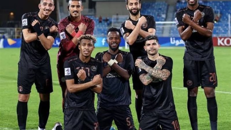 لاعبو الشباب السعودي