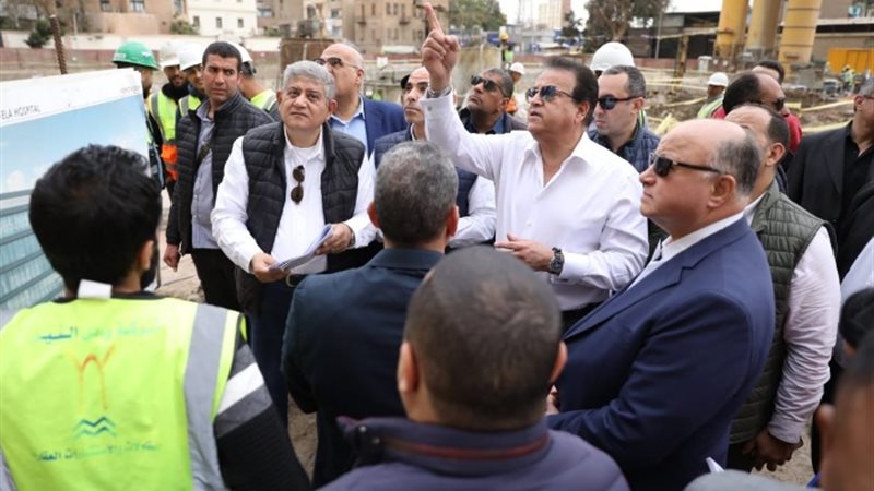 وزير الصحة خلال جولة تفقدية