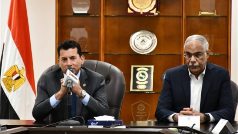 الدكتور اشرف صبحي وجمال علام