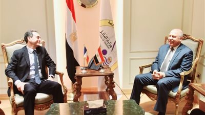وزير النقل يبحث مستجدات التعاون مع الستوم  لإنشاء مجمع صناعي ببرج العرب