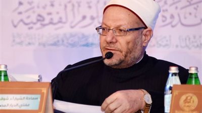 هل تقبيل الزوجة أثناء الصيام حرام؟، المفتي يرد على سؤال المصريين(فيديو)