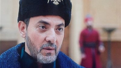 الحلقة 8 من «الحشاشين»، فتحي عبد الوهاب مهدد بالقتل بسبب كريم عبد العزيز