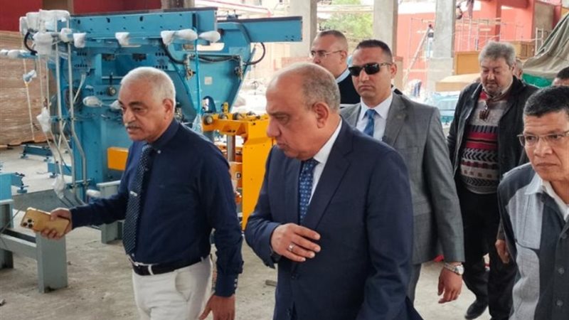جانب من الزيارة - وزير قطاع الأعمال