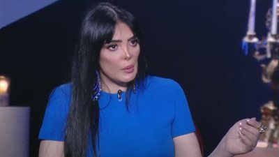 حورية فرغلي: «كنت قاعدة في شقة عبد الوهاب والجن كان بيحضرلي الفطار»