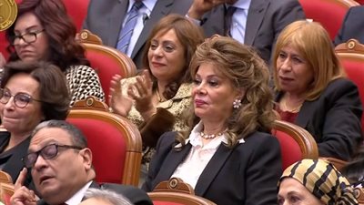 ظهور نادر لصفاء أبو السعود في احتفالية يوم المرأة المصرية بحضور الرئيس