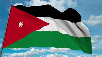 السيطرة على حريق اشتعل بـ 3 صهاريج محملة بمواد نفطية في الأردن
