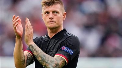 توني كروس يتراجع عن قرار الإعتزال ويفجر مفاجأة لعشاق مدريد