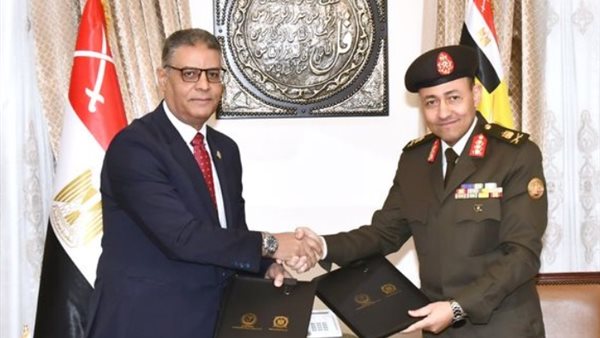 جانب من توقيع البرتوكول