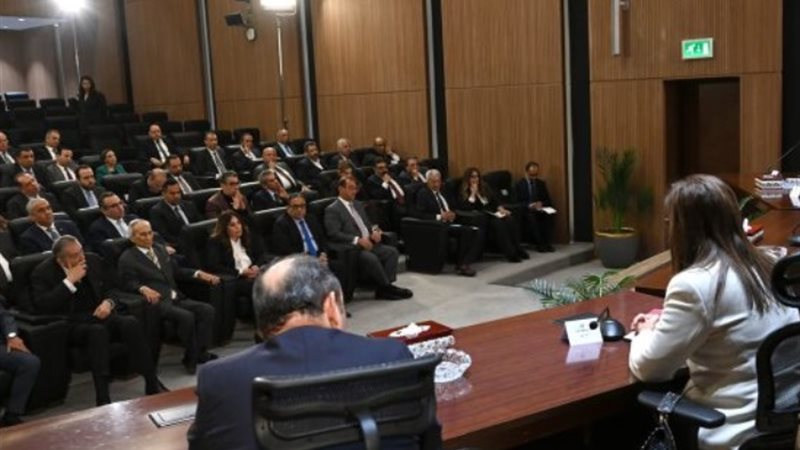 لقاء رئيس الوزراء بممثلي التجار والصناع في مصر