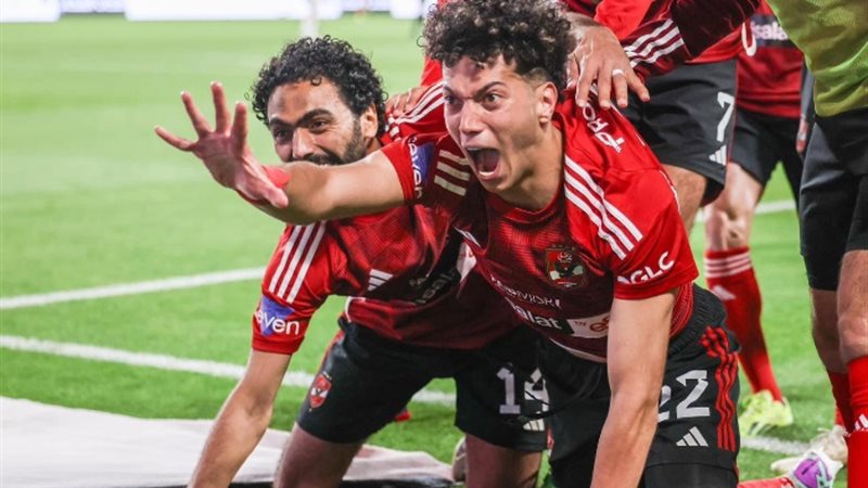 لاعبو الأهلي