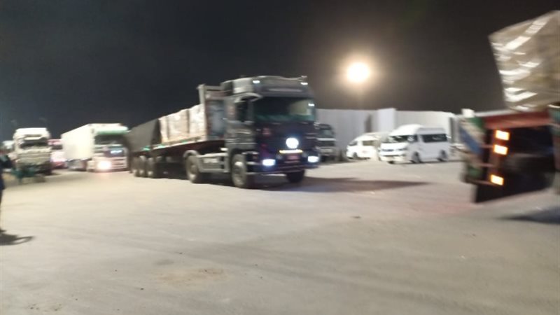 تأهب القوافل الإغاثية أمام معبر رفح