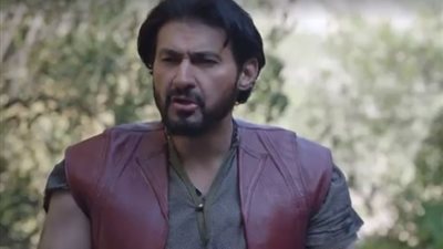 مسلسل جودر، هنادي مهنا تساعد ياسر جلال في الخروج من الجزيرة المهجورة