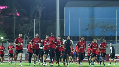 الأهلي يواصل استعداداته لمواجهة سيمبا في إياب ربع نهائي دوري الأبطال