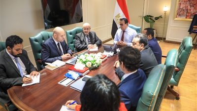 «عبدالغفار» يستقبل ممثل «الصحة العالمية» لمتابعة خدمات المصابين الفلسطينيين