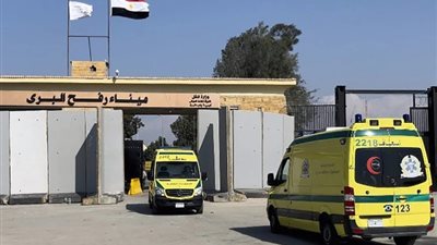 نقل جثامين عدد من عمال الإغاثة في غزة إلى الجانب المصري لمعبر رفح
