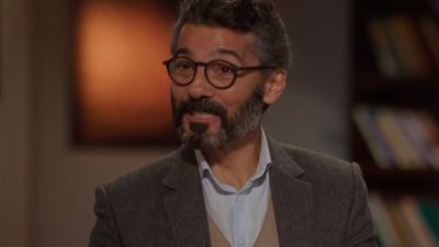 مسلسل إمبراطورية ميم الحلقة 24، مواجهة قوية بين النبوي ومحمد عبد العزيز على الهواء