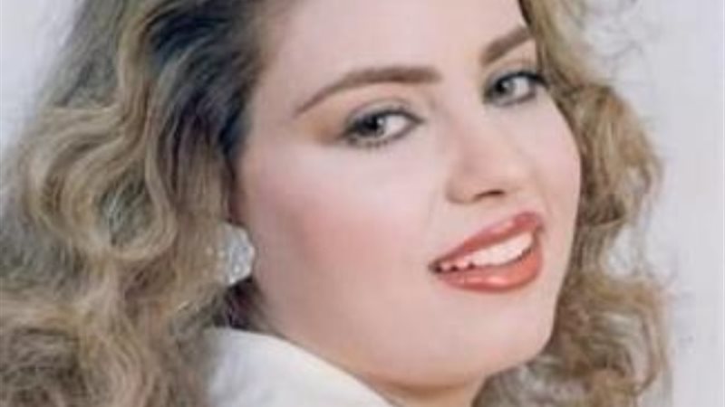 الفنانة وفاء مكي