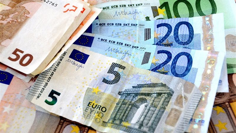 سعر اليورو اليوم الأربعاء