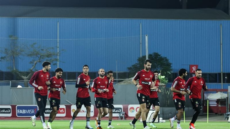لاعبو الأهلي