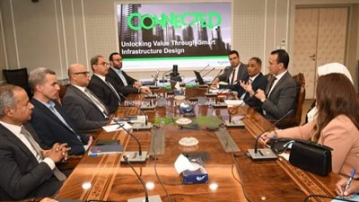 الإسكان تبحث مع «شنايدر» إلكتريك إقامة 1000 منزل مزود بحلول ذكية