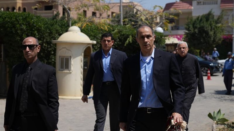 جمال مبارك من جنازة أحمد فتحي سرور