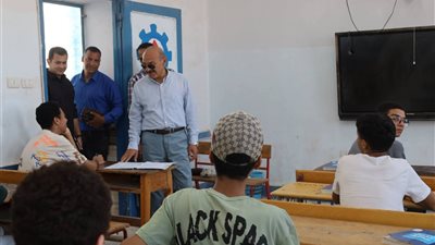 محافظ السويس يتفقد لجان الثانوية العامة ويشدد على توفير بيئة مناسبة للطلاب