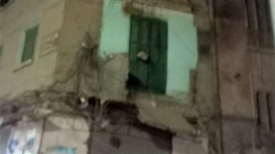 إصابة شخص في انهيار شرفتين بعقار سكني بطنطا وتدخل أمني فوري