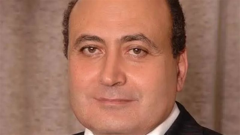 الكاتب أسامة سرايا 