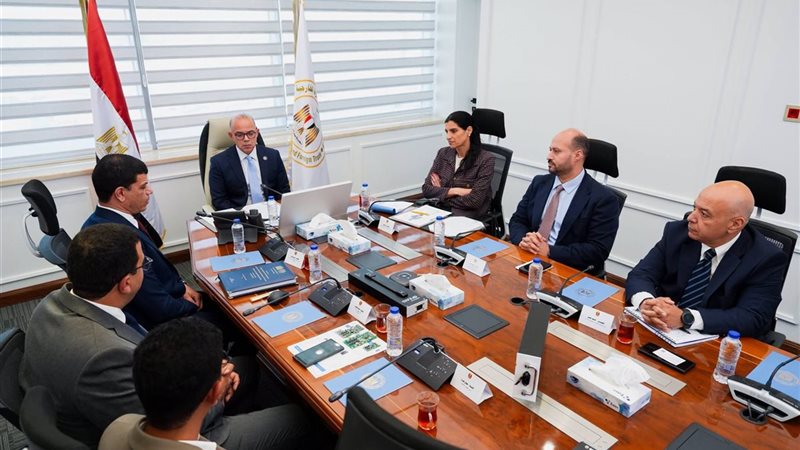 وزير الاستثمار يلتقي مؤسس EVRAID لدعم توطين تكنولوجيا 