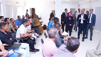 وزير العمل يتفقد اختبارات المتقدمين للفرص الزراعية الموسمية بالخارج| صور 
