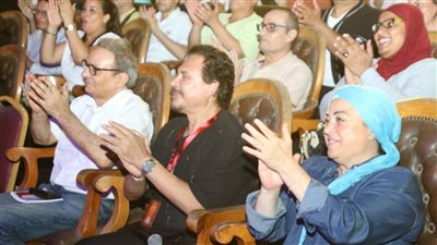 «فتاة المترو» يختتم عروضه على مسرح نهاد صليحة قبل عرضه بالمنصورة